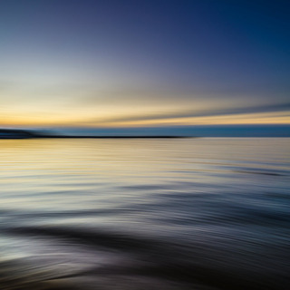 calm-waters-1850149_1920.jpg